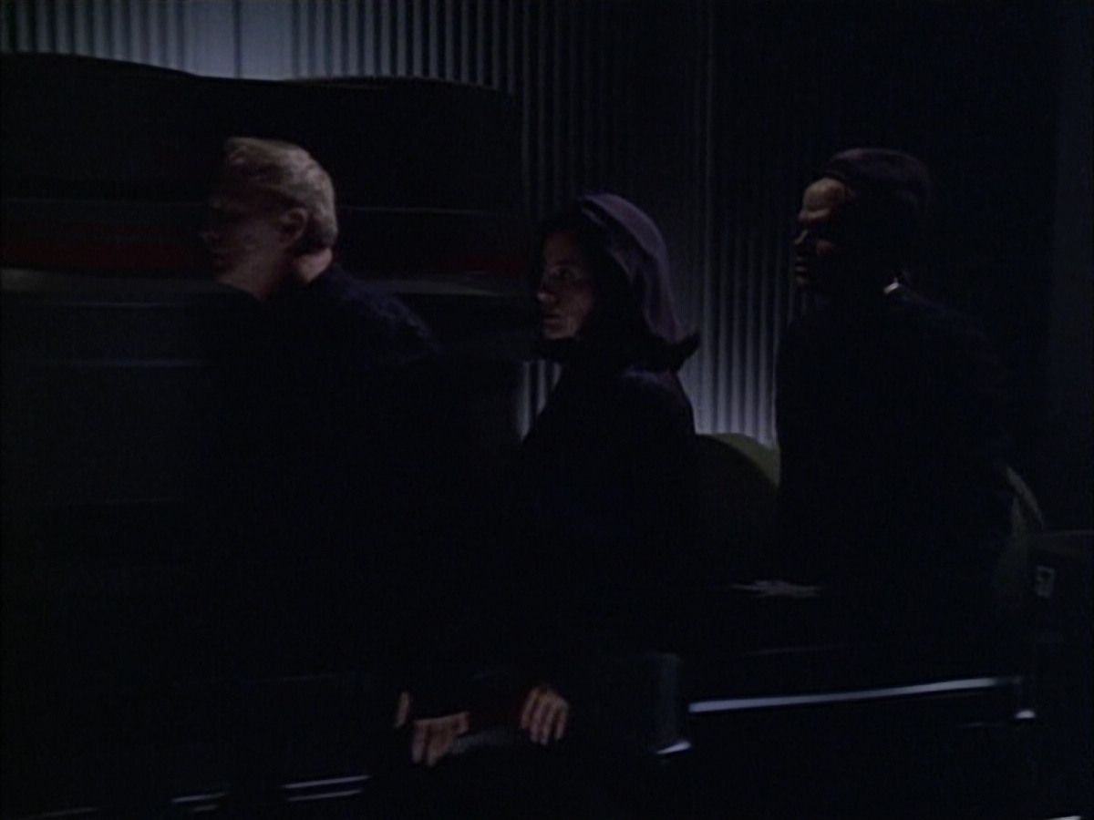 extant_StarTrek_VOY_6x02-SurvivalInstinct_01103.jpg