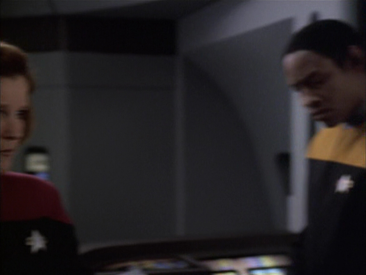 extant_StarTrek_VOY_6x02-SurvivalInstinct_01120.jpg