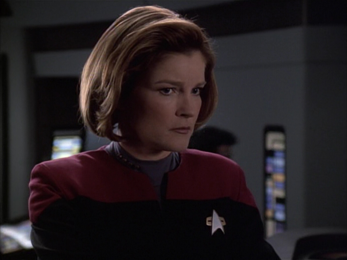 extant_StarTrek_VOY_6x02-SurvivalInstinct_01122.jpg