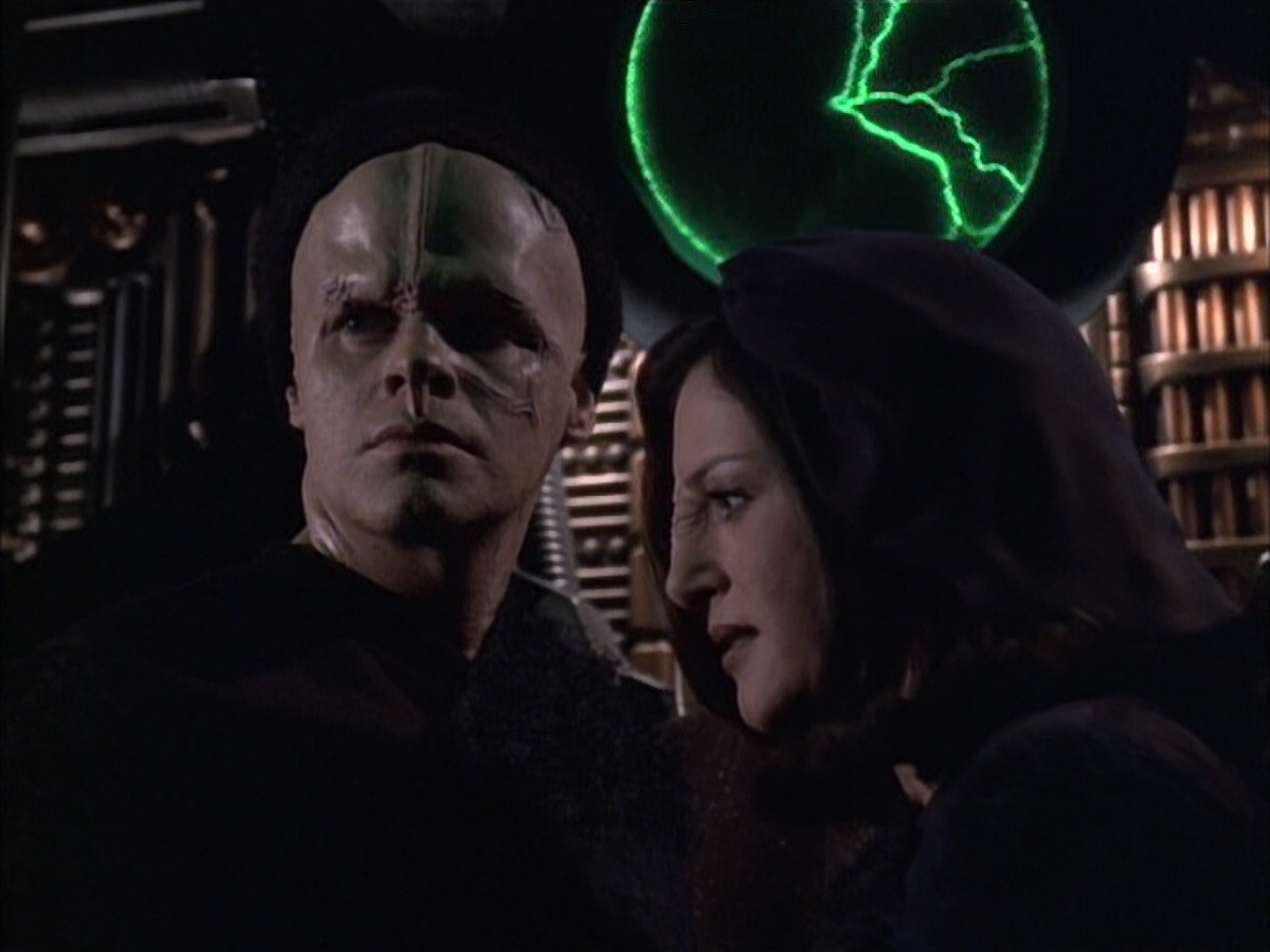 extant_StarTrek_VOY_6x02-SurvivalInstinct_01170.jpg