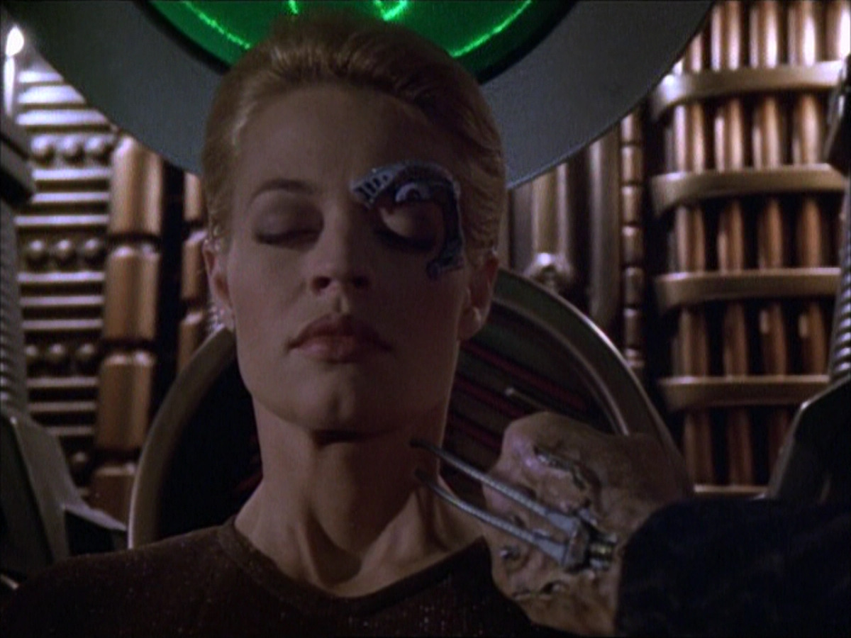 extant_StarTrek_VOY_6x02-SurvivalInstinct_01209.jpg
