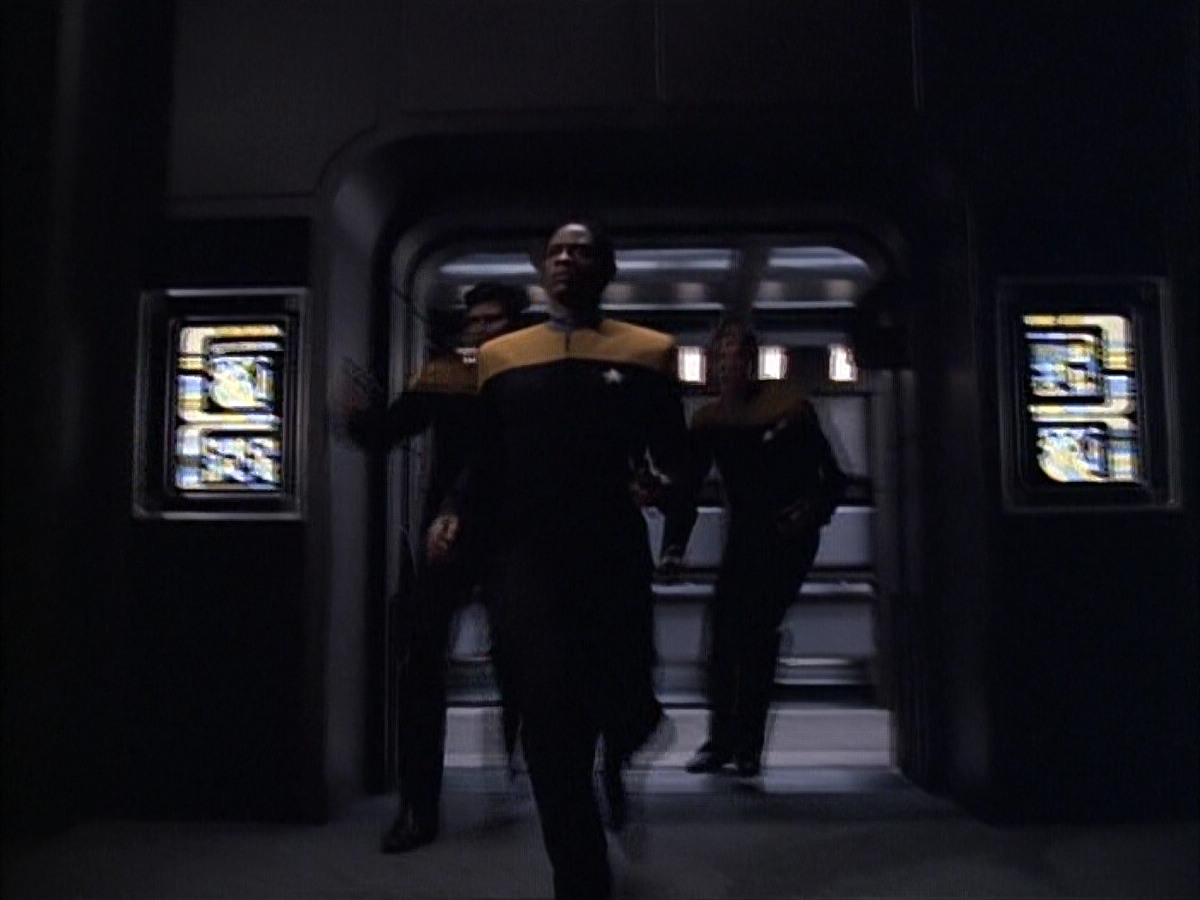 extant_StarTrek_VOY_6x02-SurvivalInstinct_01219.jpg