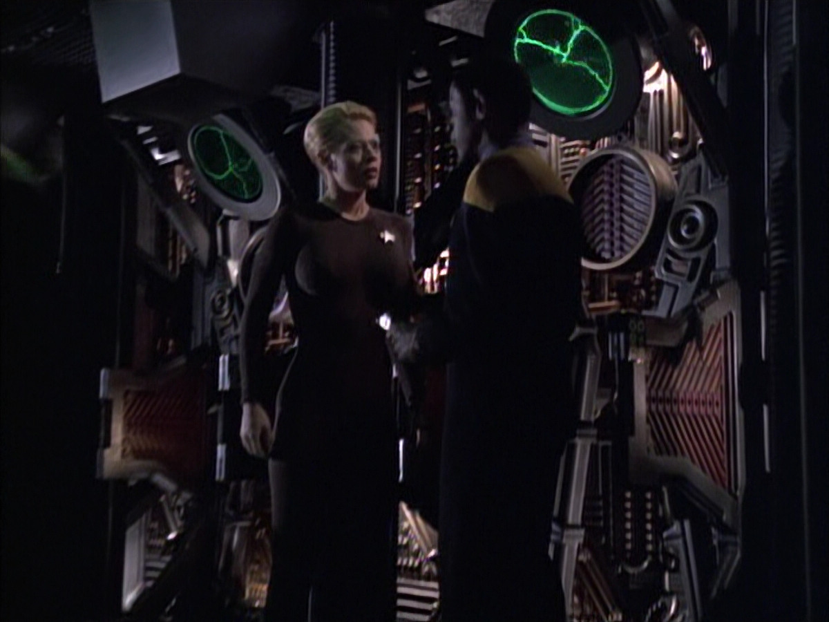 extant_StarTrek_VOY_6x02-SurvivalInstinct_01232.jpg