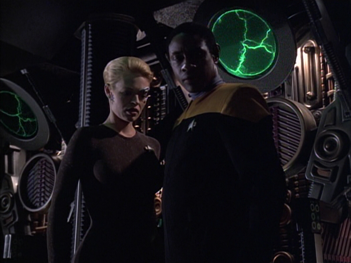 extant_StarTrek_VOY_6x02-SurvivalInstinct_01236.jpg