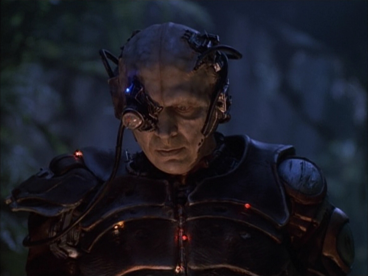extant_StarTrek_VOY_6x02-SurvivalInstinct_01276.jpg
