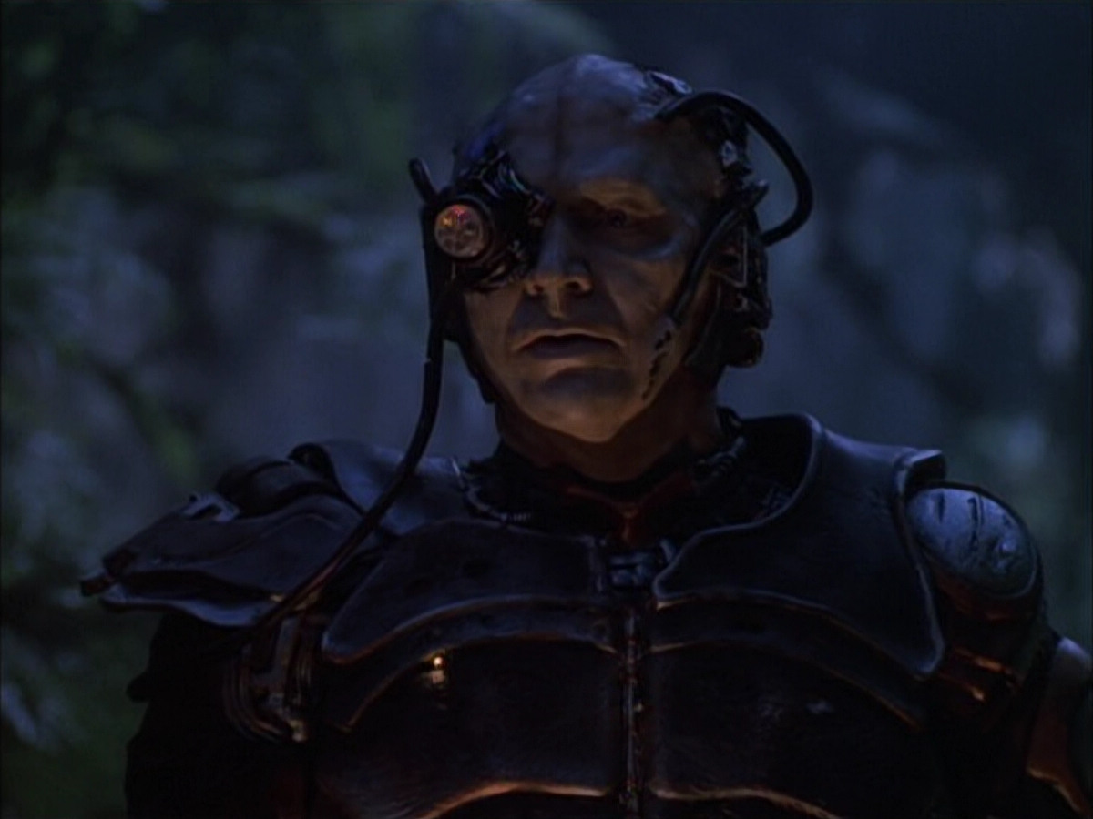 extant_StarTrek_VOY_6x02-SurvivalInstinct_01288.jpg