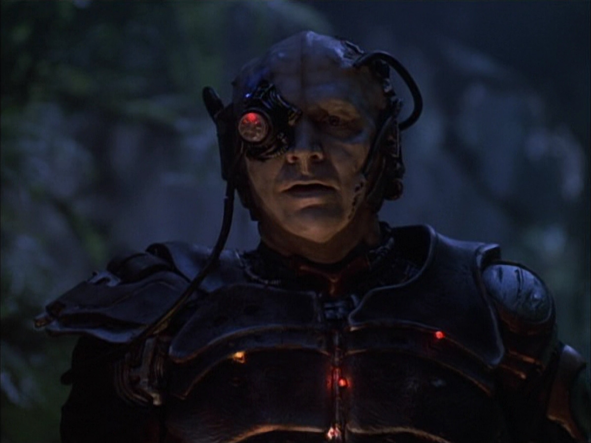 extant_StarTrek_VOY_6x02-SurvivalInstinct_01289.jpg