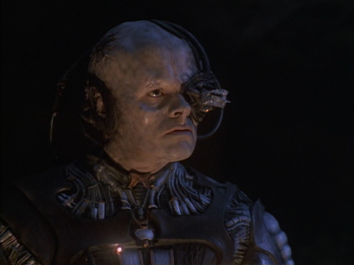 extant_StarTrek_VOY_6x02-SurvivalInstinct_01310.jpg