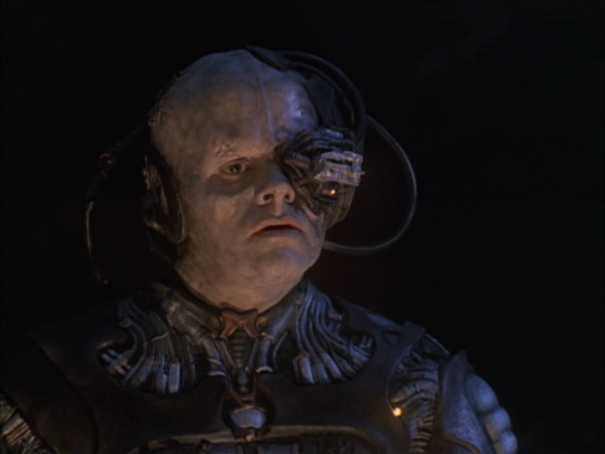 extant_StarTrek_VOY_6x02-SurvivalInstinct_01320.jpg