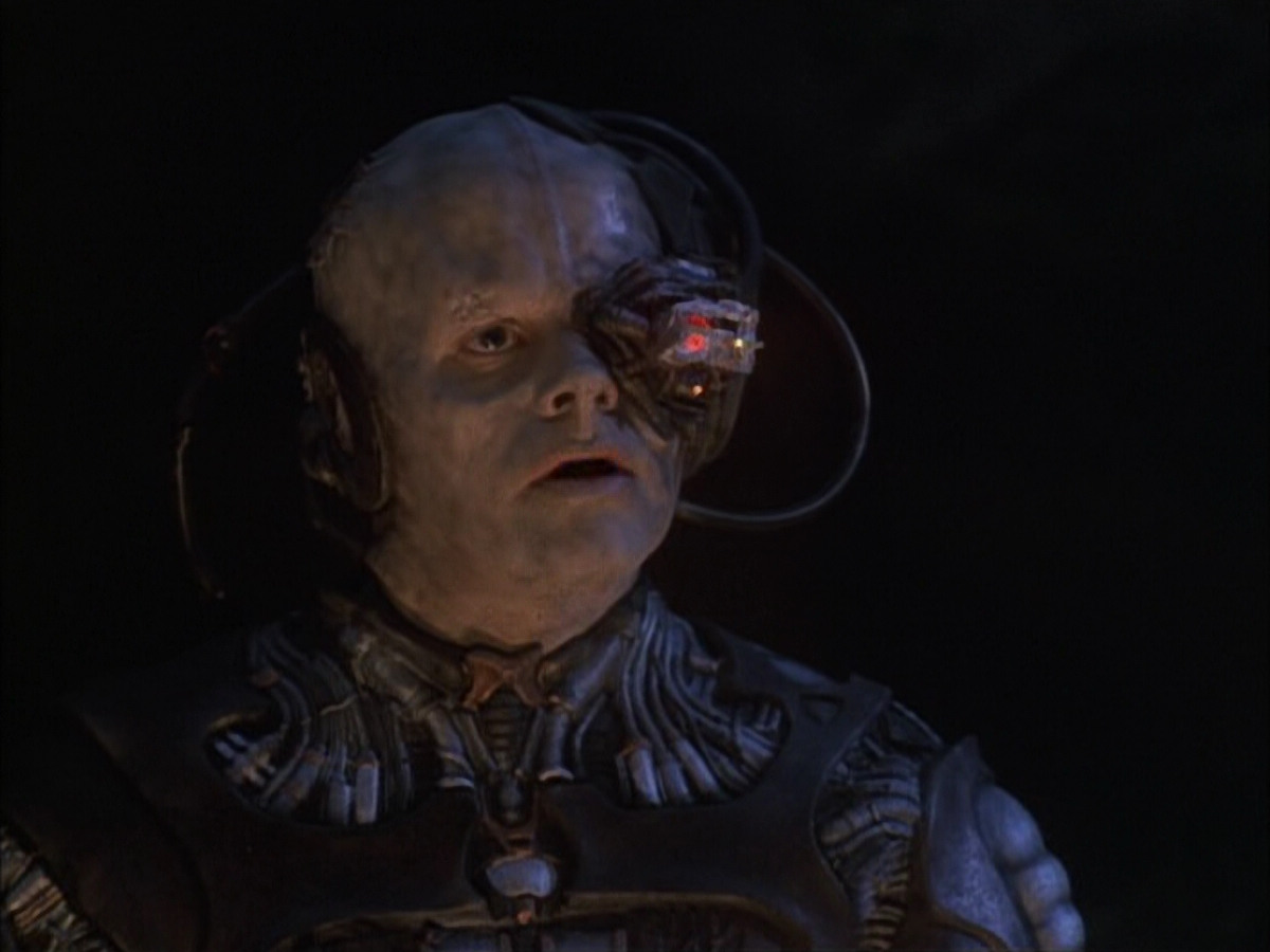 extant_StarTrek_VOY_6x02-SurvivalInstinct_01321.jpg