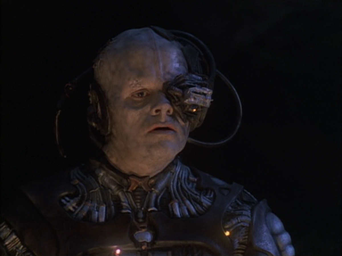 extant_StarTrek_VOY_6x02-SurvivalInstinct_01332.jpg