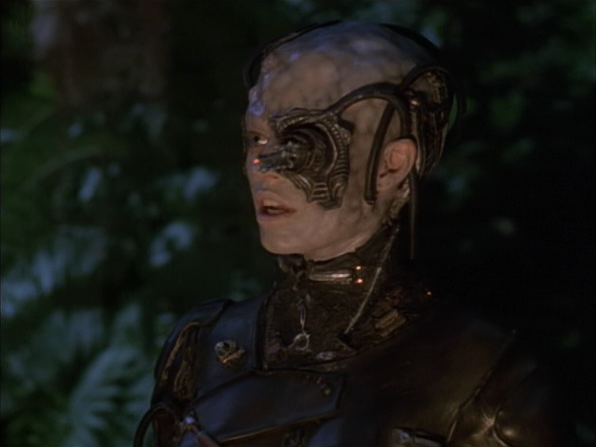 extant_StarTrek_VOY_6x02-SurvivalInstinct_01394.jpg