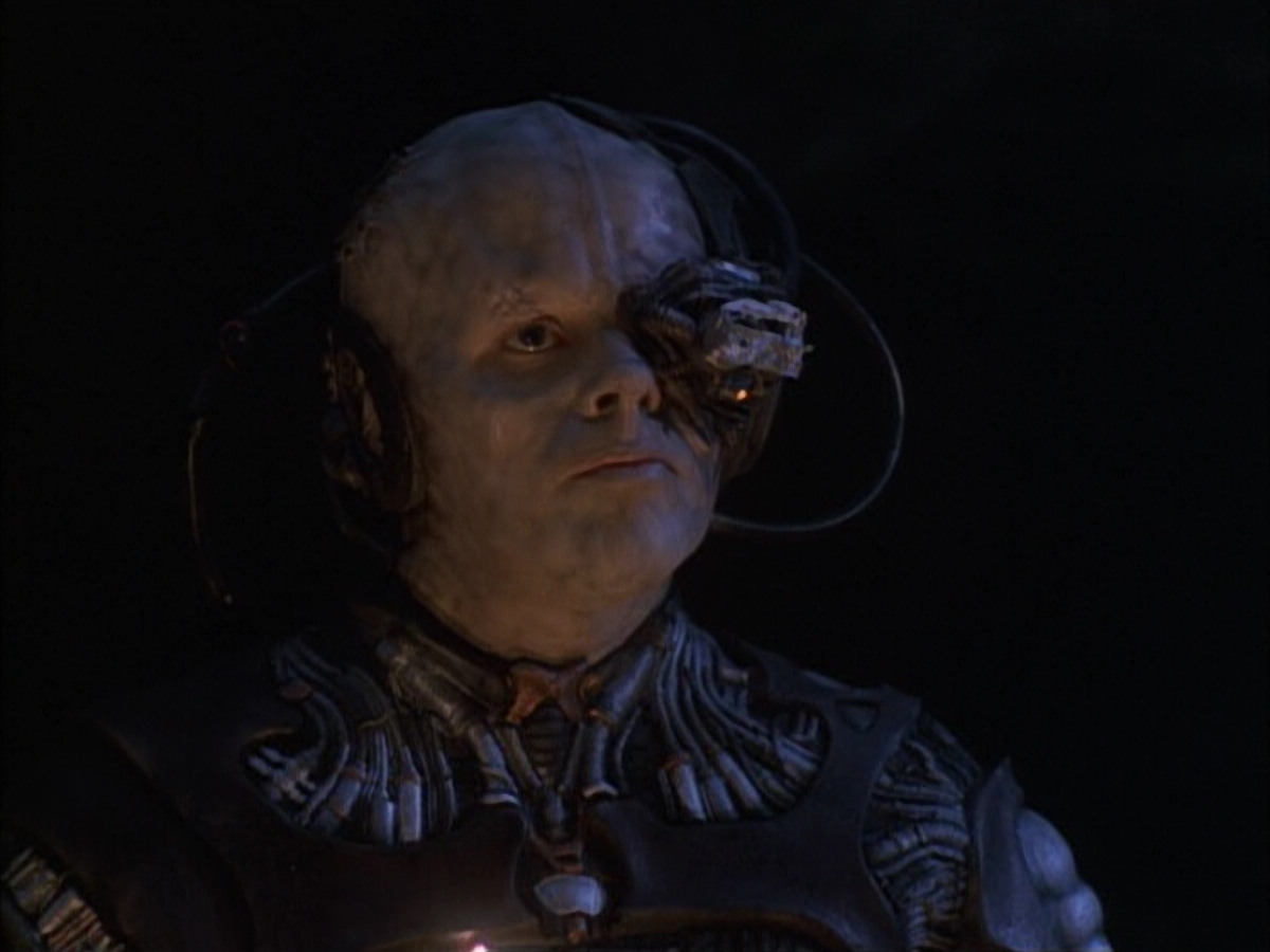 extant_StarTrek_VOY_6x02-SurvivalInstinct_01399.jpg