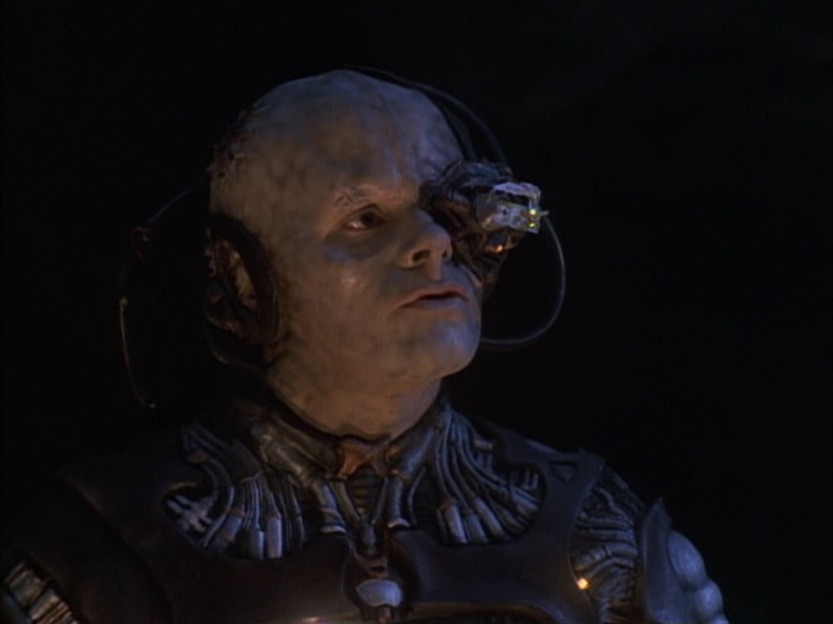 extant_StarTrek_VOY_6x02-SurvivalInstinct_01405.jpg