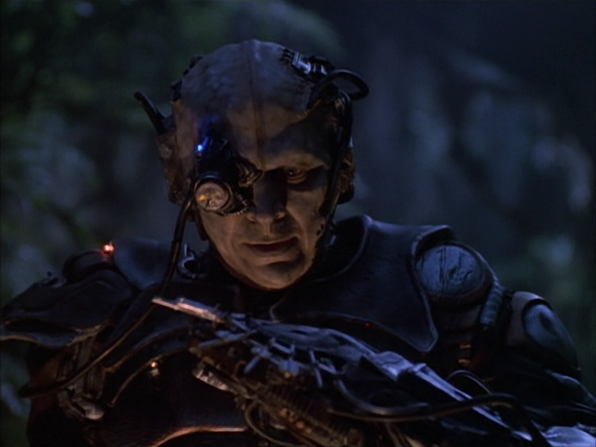 extant_StarTrek_VOY_6x02-SurvivalInstinct_01428.jpg