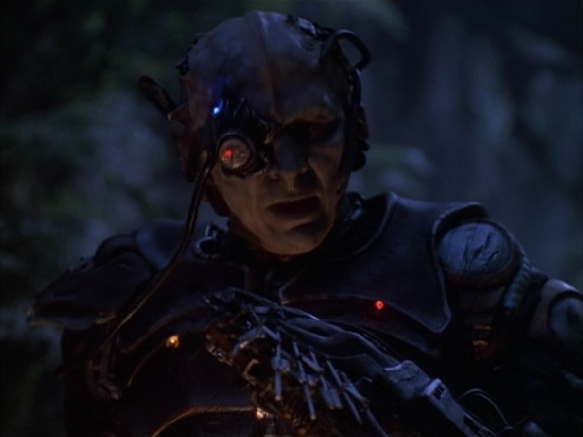 extant_StarTrek_VOY_6x02-SurvivalInstinct_01453.jpg