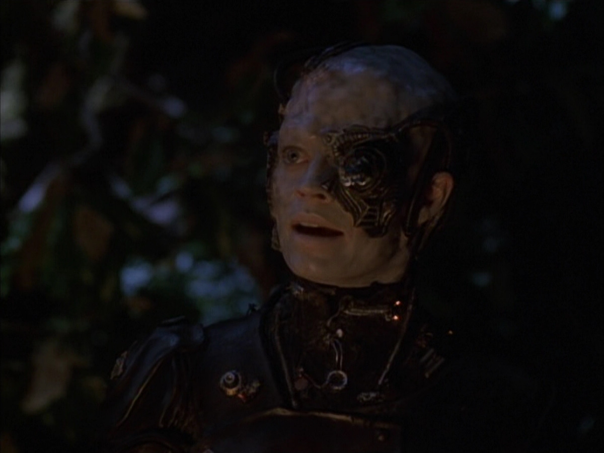 extant_StarTrek_VOY_6x02-SurvivalInstinct_01485.jpg