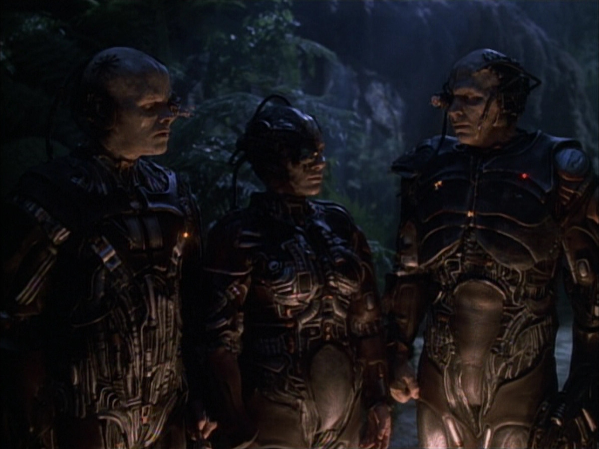 extant_StarTrek_VOY_6x02-SurvivalInstinct_01518.jpg