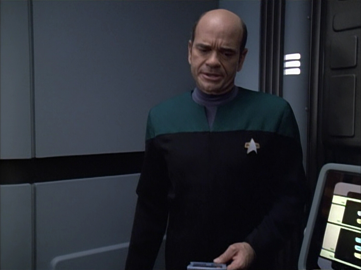 extant_StarTrek_VOY_6x02-SurvivalInstinct_01528.jpg