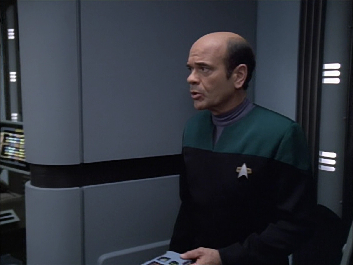 extant_StarTrek_VOY_6x02-SurvivalInstinct_01530.jpg
