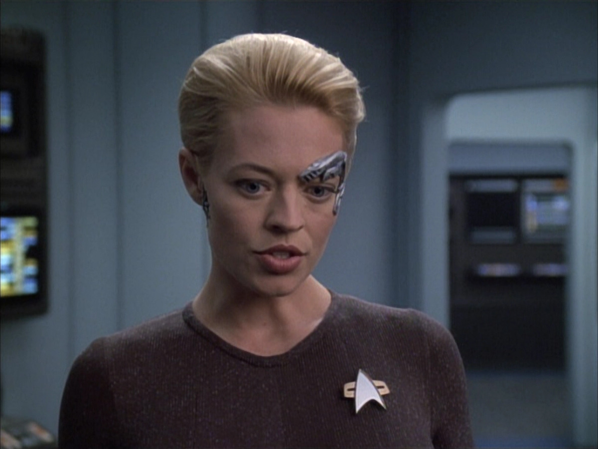 extant_StarTrek_VOY_6x02-SurvivalInstinct_01547.jpg