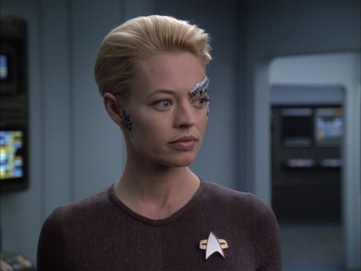 extant_StarTrek_VOY_6x02-SurvivalInstinct_01553.jpg