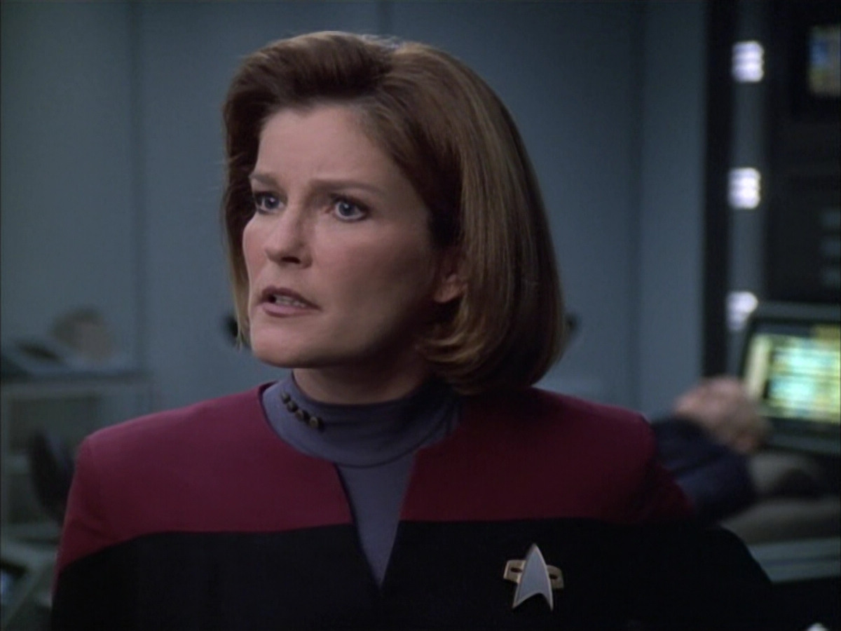 extant_StarTrek_VOY_6x02-SurvivalInstinct_01560.jpg