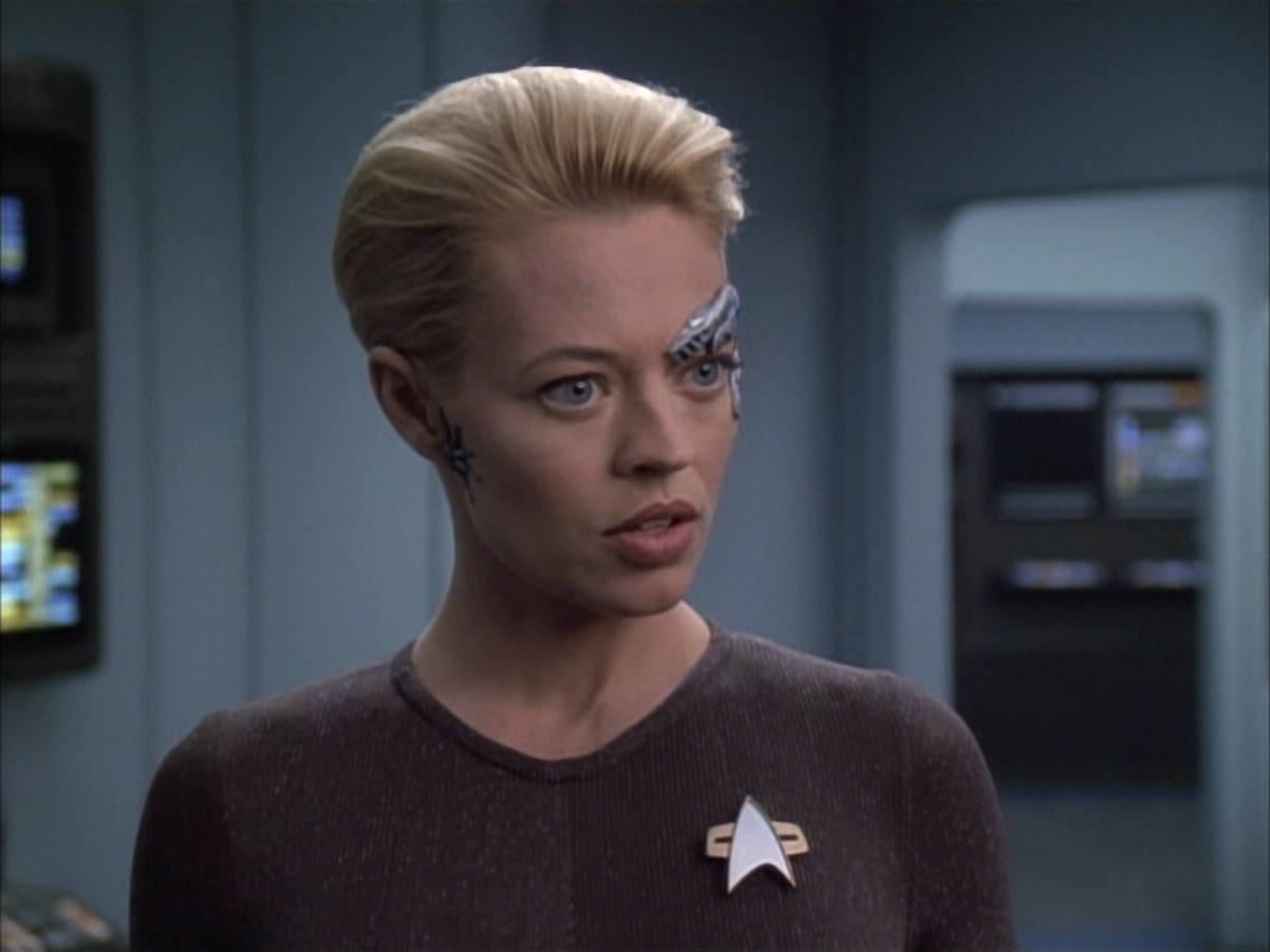extant_StarTrek_VOY_6x02-SurvivalInstinct_01561.jpg