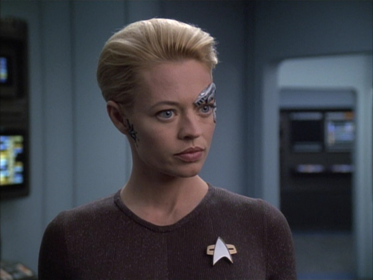 extant_StarTrek_VOY_6x02-SurvivalInstinct_01562.jpg