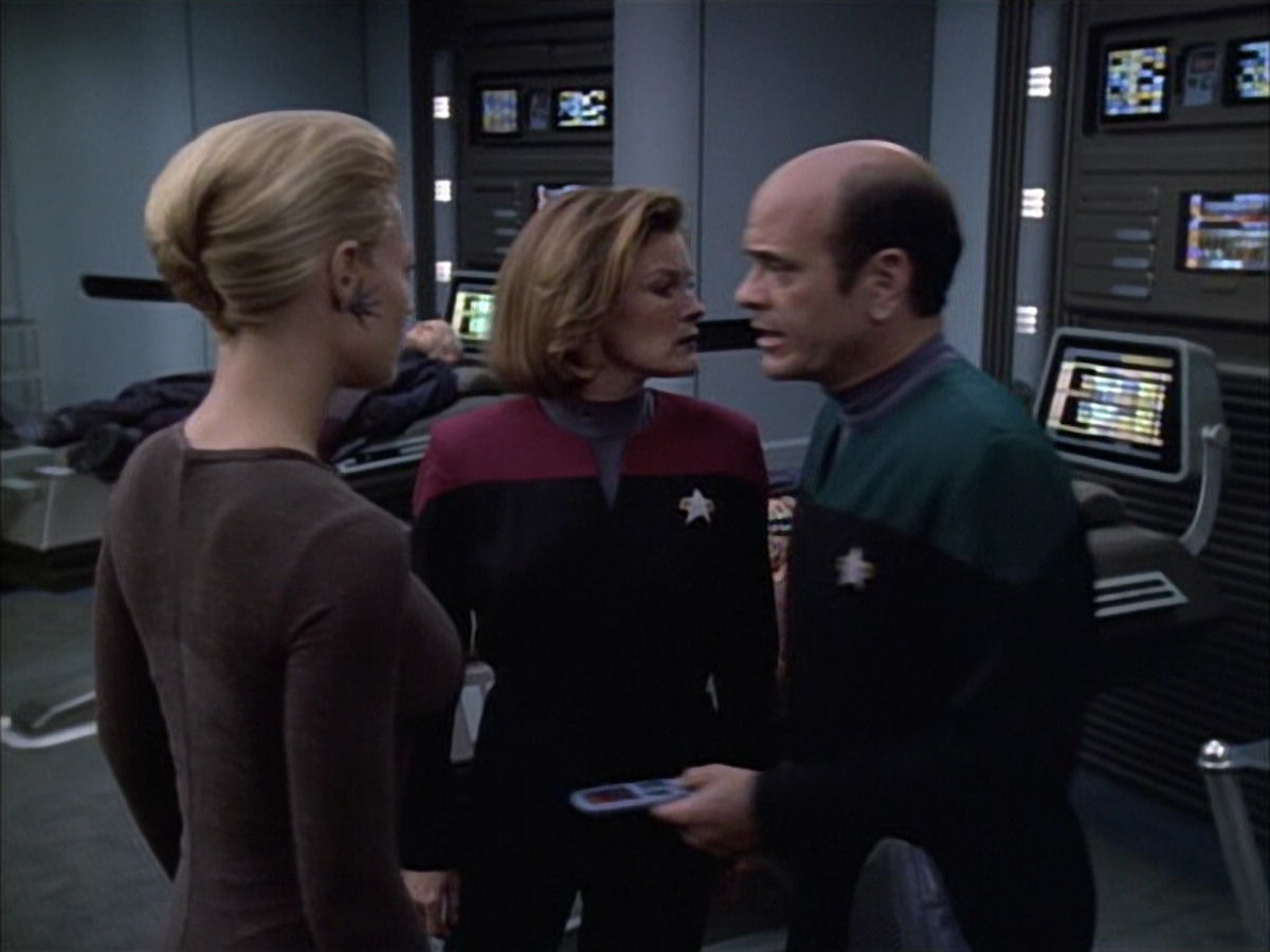 extant_StarTrek_VOY_6x02-SurvivalInstinct_01569.jpg