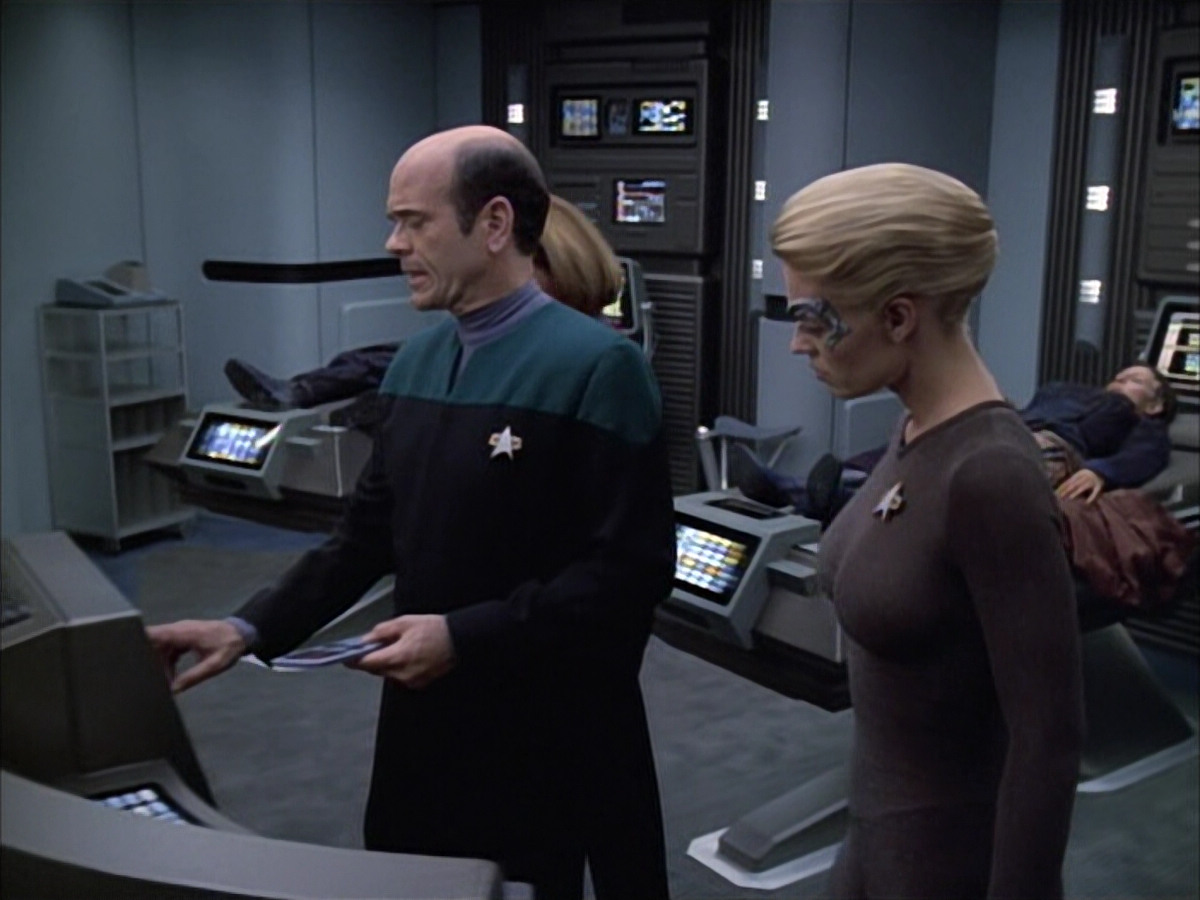 extant_StarTrek_VOY_6x02-SurvivalInstinct_01573.jpg