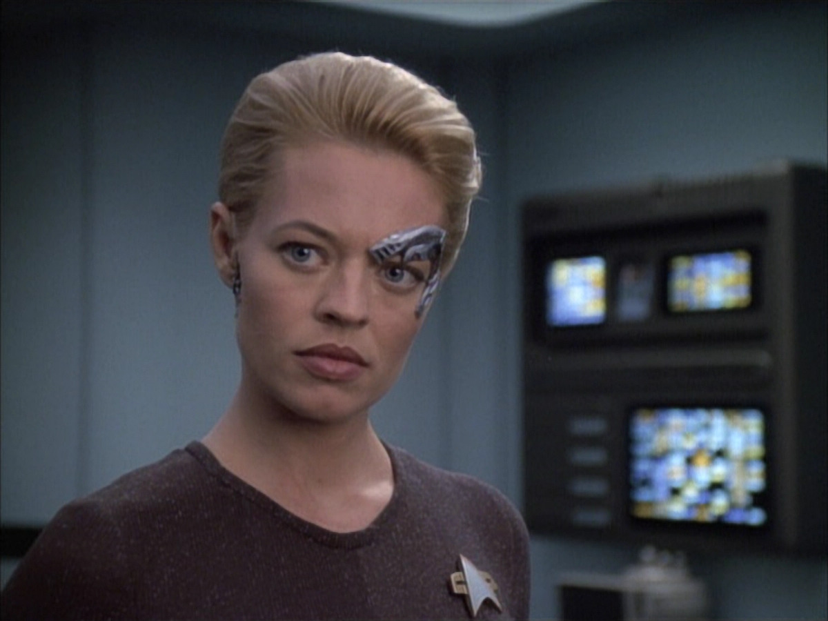 extant_StarTrek_VOY_6x02-SurvivalInstinct_01583.jpg