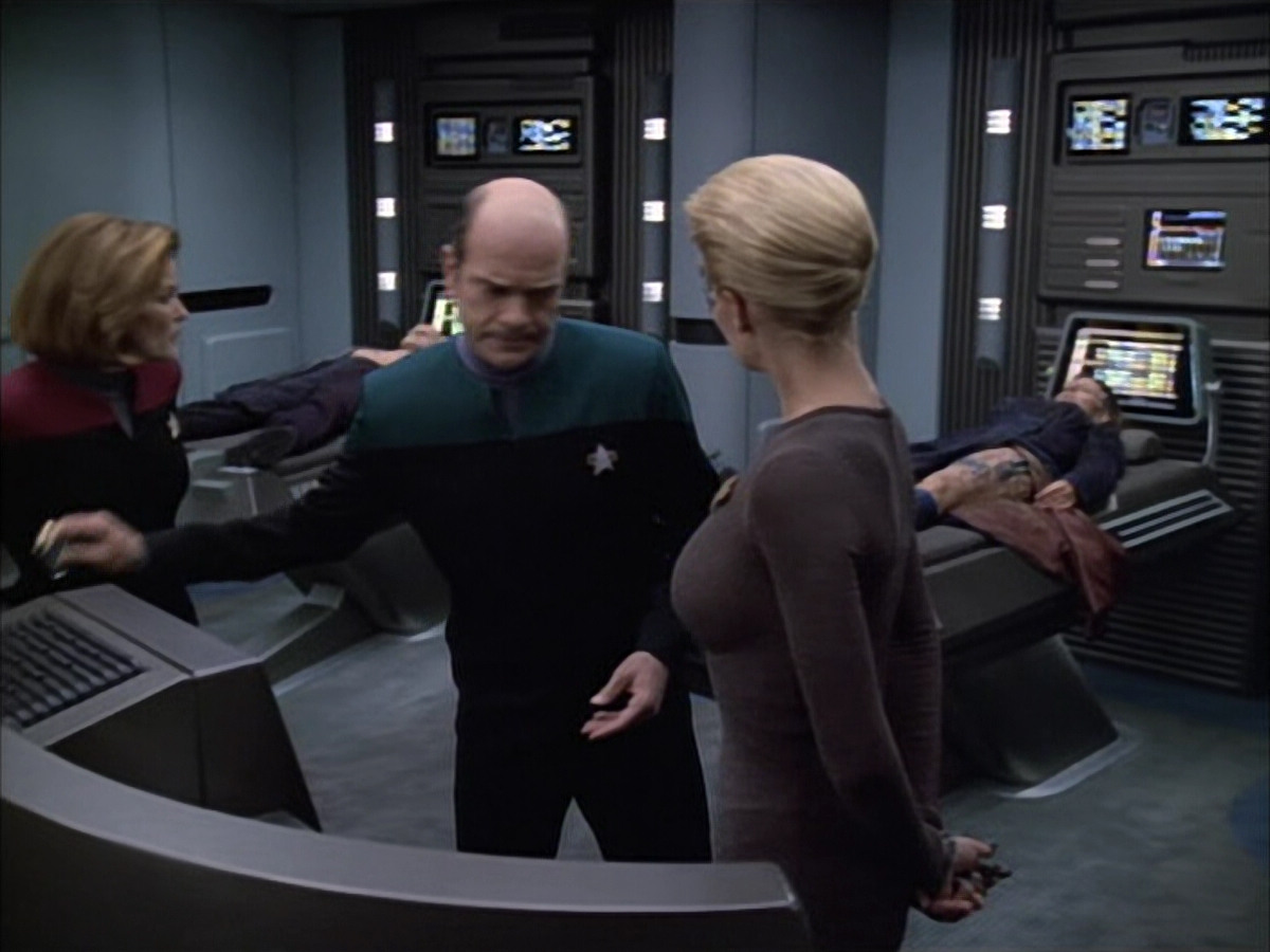 extant_StarTrek_VOY_6x02-SurvivalInstinct_01590.jpg