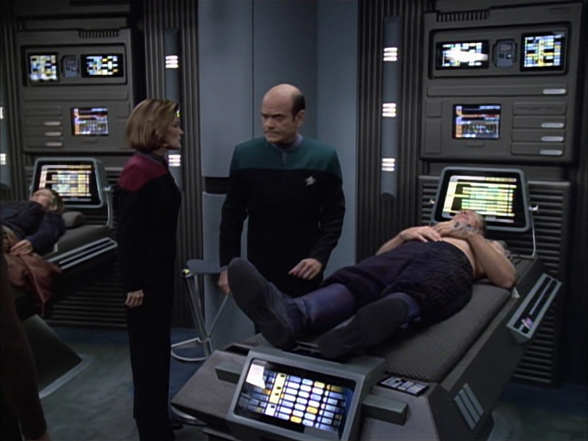 extant_StarTrek_VOY_6x02-SurvivalInstinct_01597.jpg