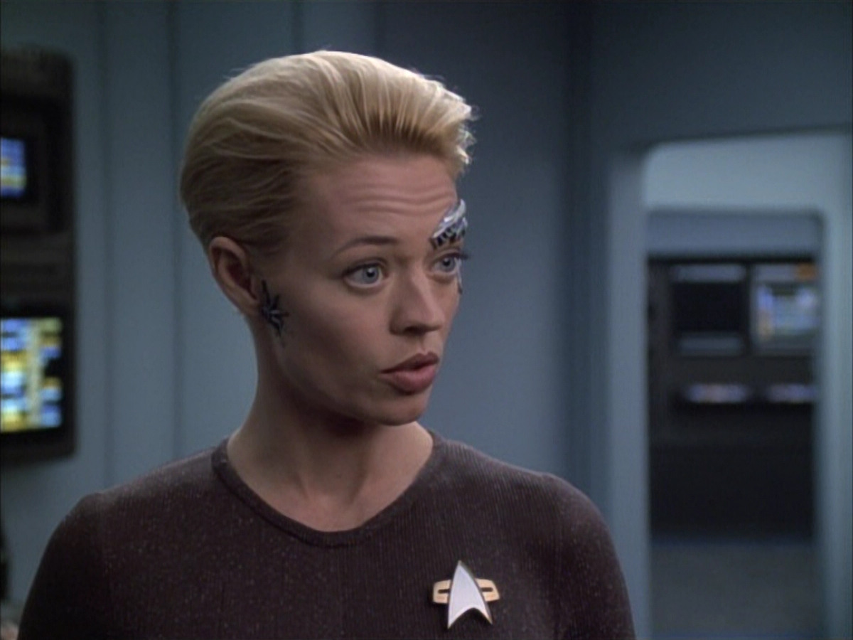 extant_StarTrek_VOY_6x02-SurvivalInstinct_01649.jpg