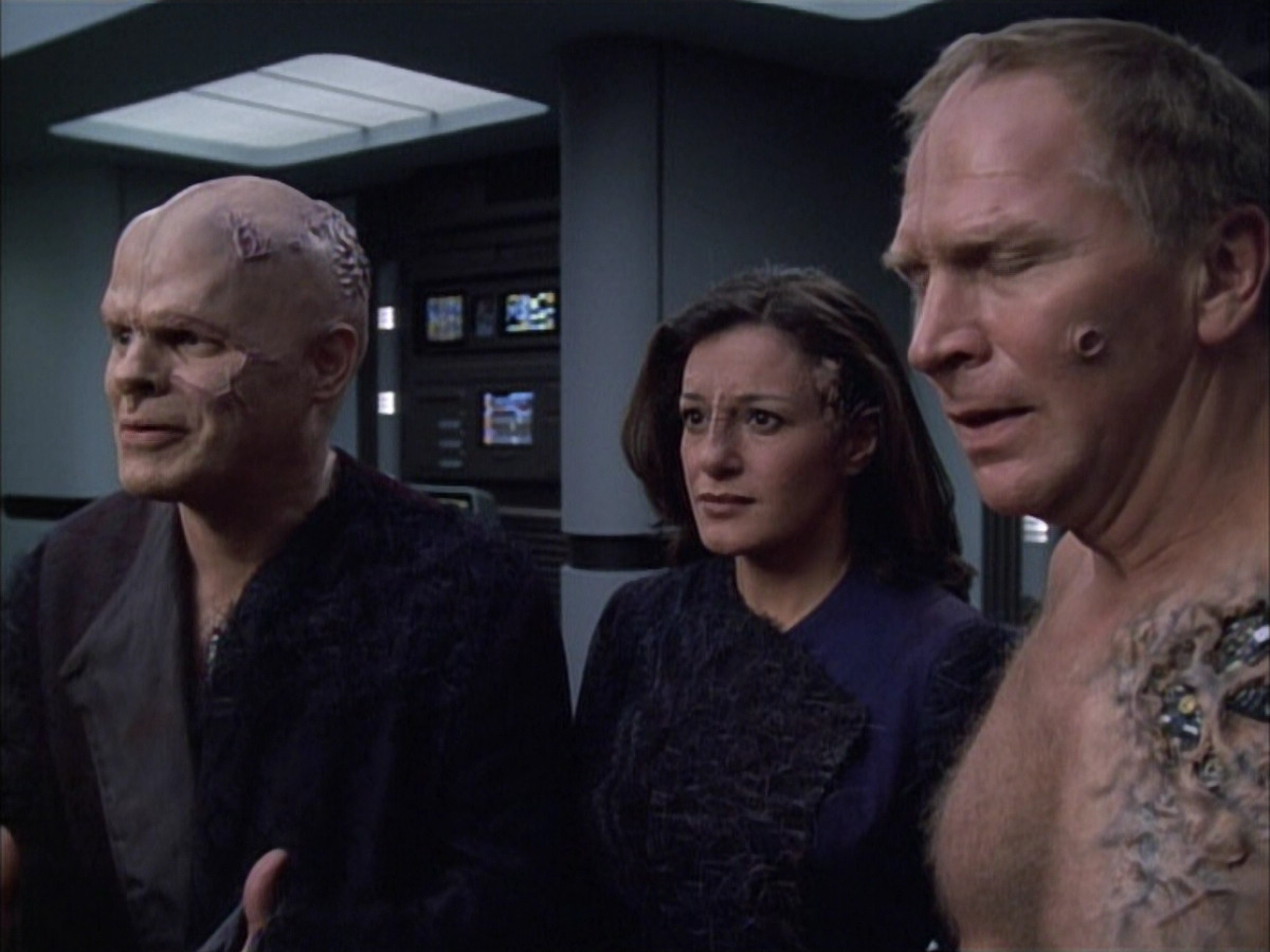 extant_StarTrek_VOY_6x02-SurvivalInstinct_01658.jpg