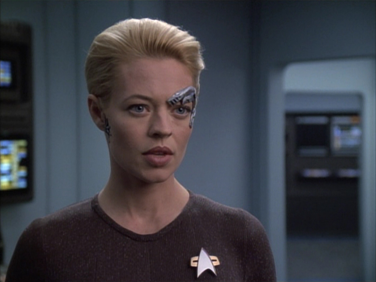 extant_StarTrek_VOY_6x02-SurvivalInstinct_01676.jpg