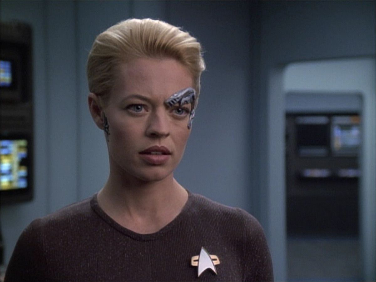 extant_StarTrek_VOY_6x02-SurvivalInstinct_01677.jpg