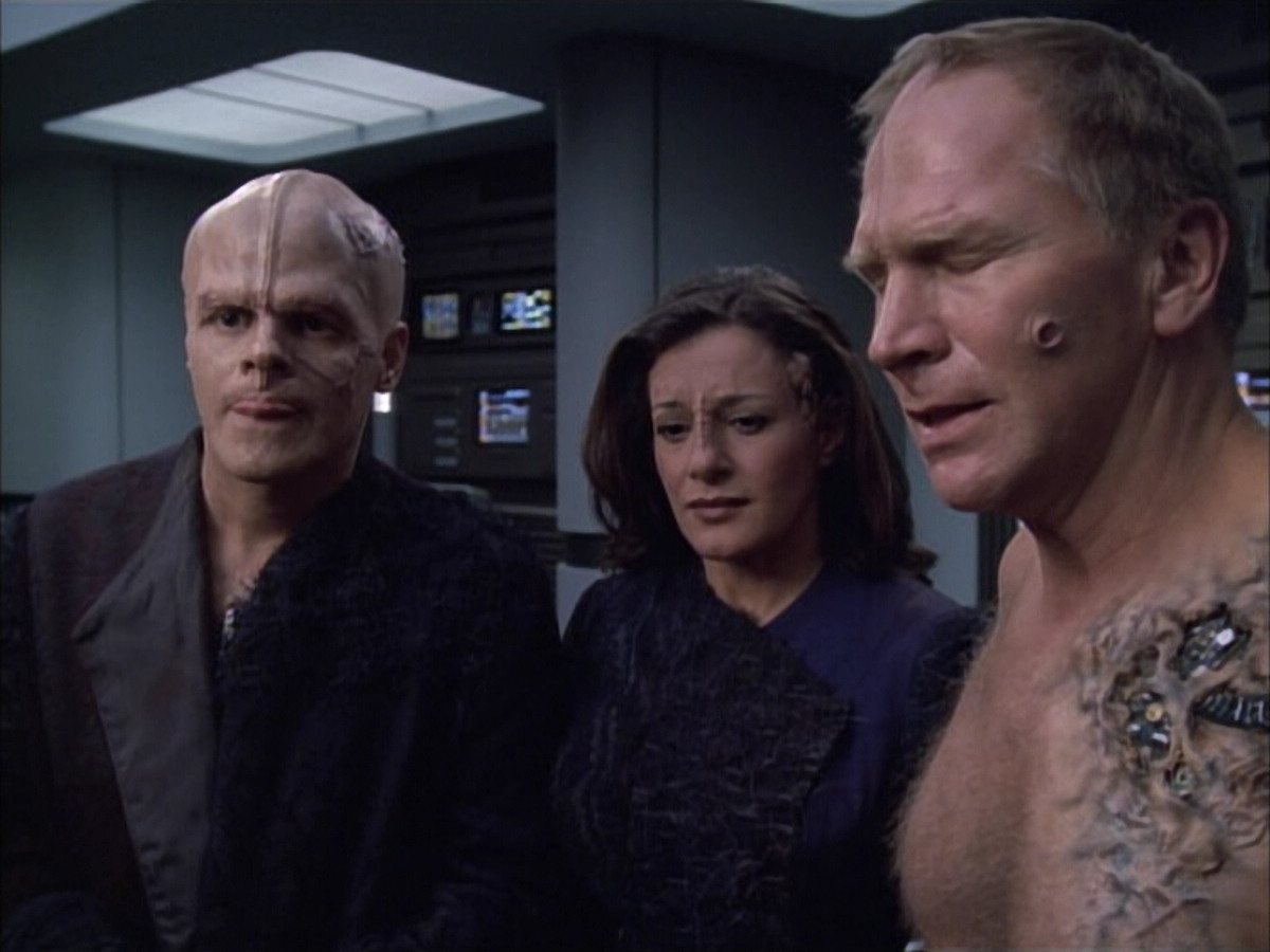 extant_StarTrek_VOY_6x02-SurvivalInstinct_01741.jpg