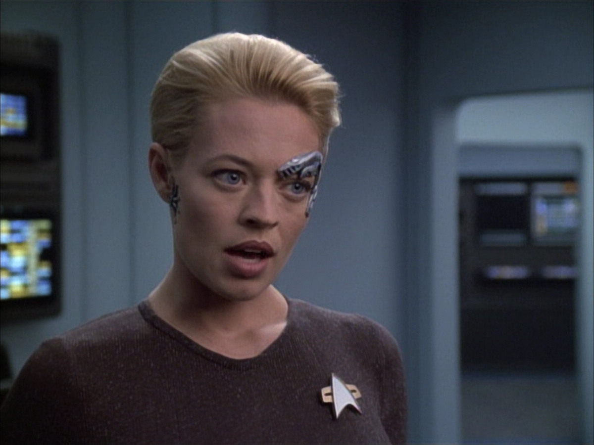 extant_StarTrek_VOY_6x02-SurvivalInstinct_01756.jpg