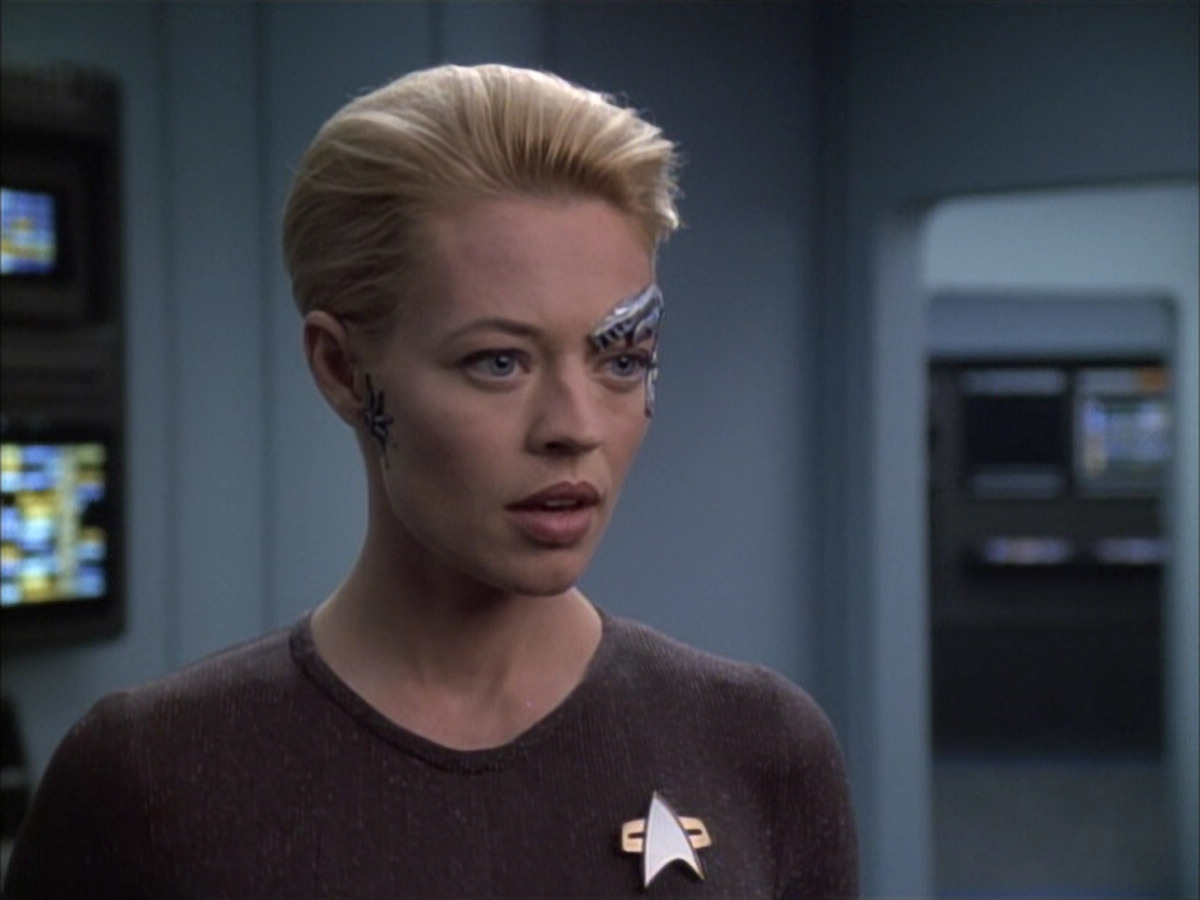 extant_StarTrek_VOY_6x02-SurvivalInstinct_01764.jpg