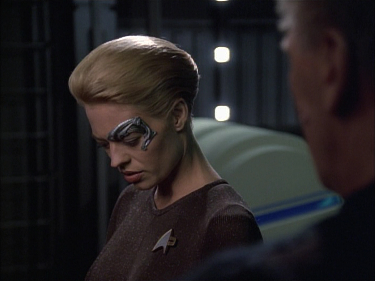 extant_StarTrek_VOY_6x02-SurvivalInstinct_01808.jpg