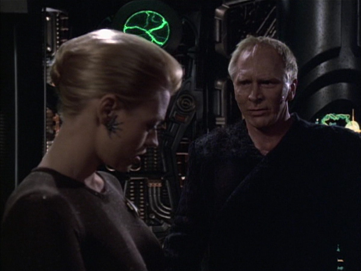 extant_StarTrek_VOY_6x02-SurvivalInstinct_01817.jpg