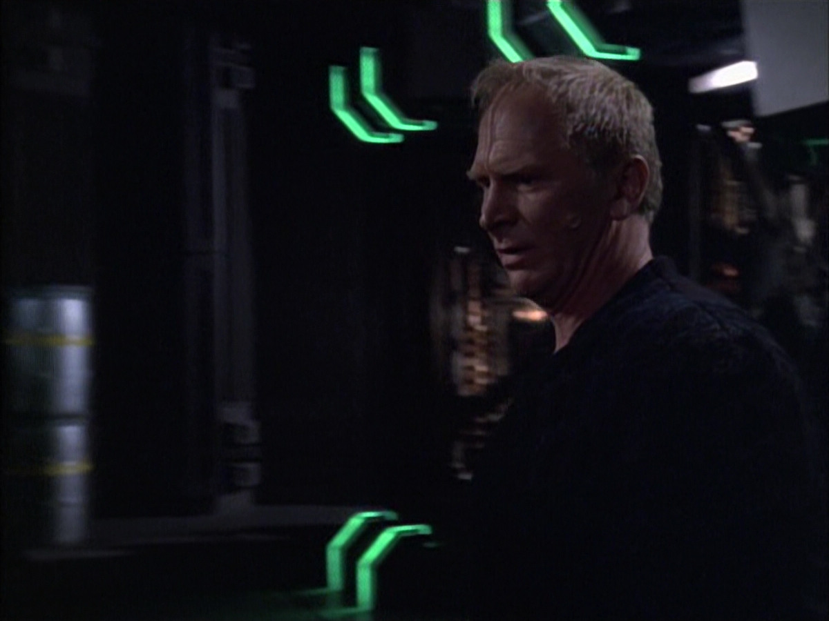 extant_StarTrek_VOY_6x02-SurvivalInstinct_01884.jpg