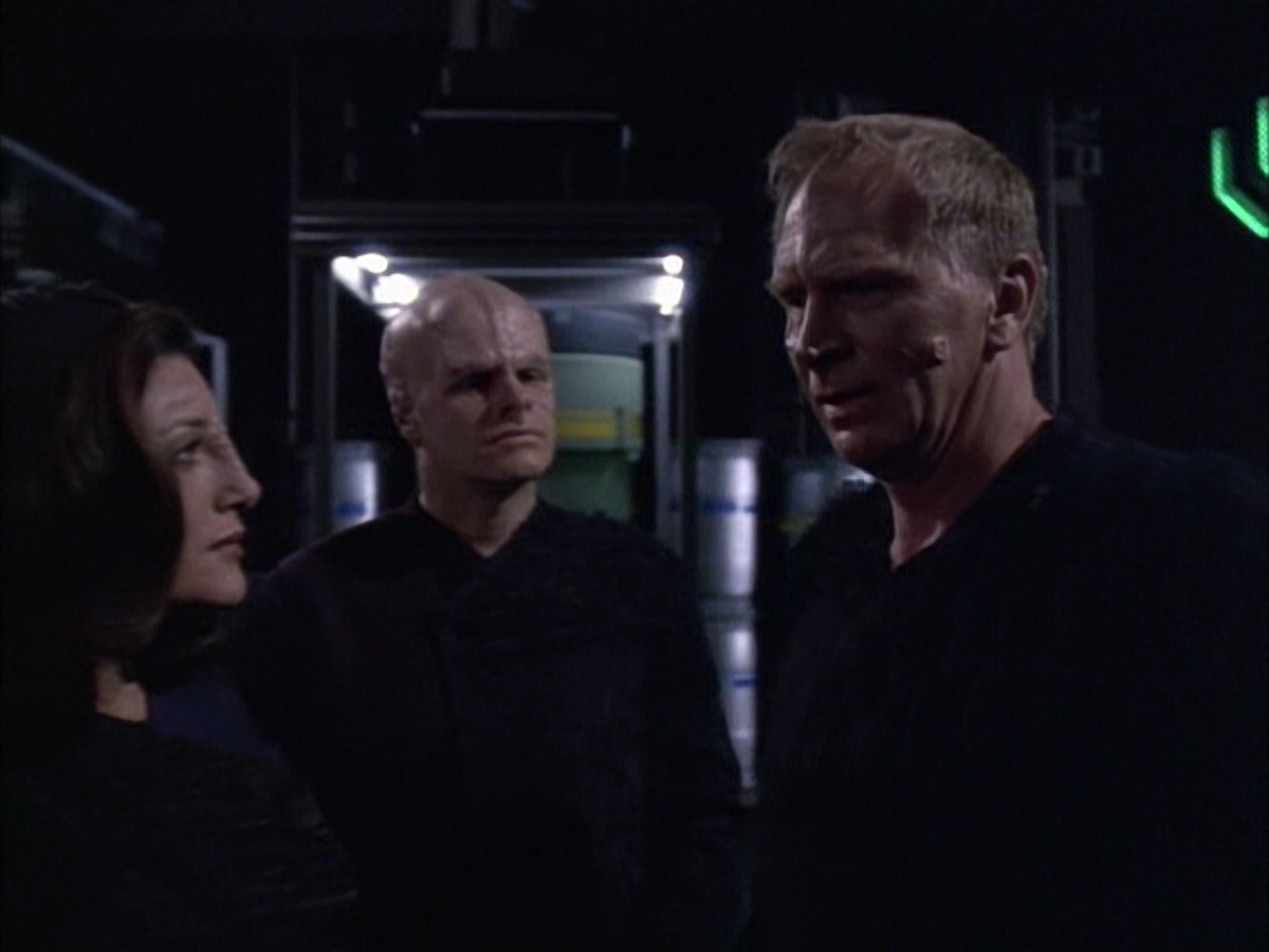extant_StarTrek_VOY_6x02-SurvivalInstinct_01886.jpg