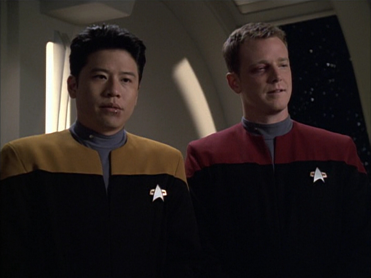 extant_StarTrek_VOY_6x02-SurvivalInstinct_01977.jpg