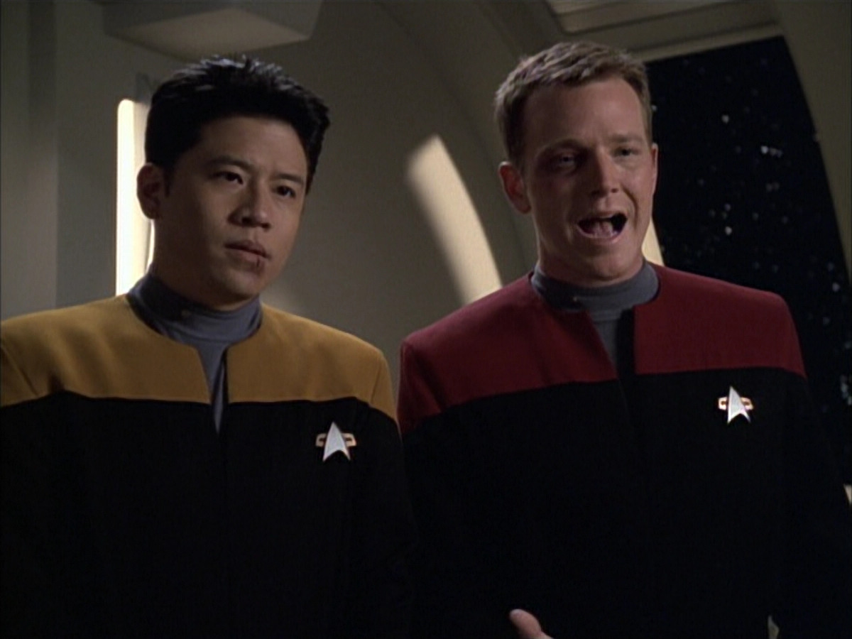 extant_StarTrek_VOY_6x02-SurvivalInstinct_02015.jpg