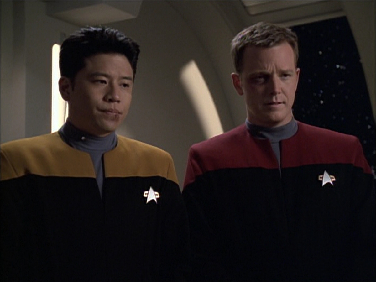 extant_StarTrek_VOY_6x02-SurvivalInstinct_02040.jpg