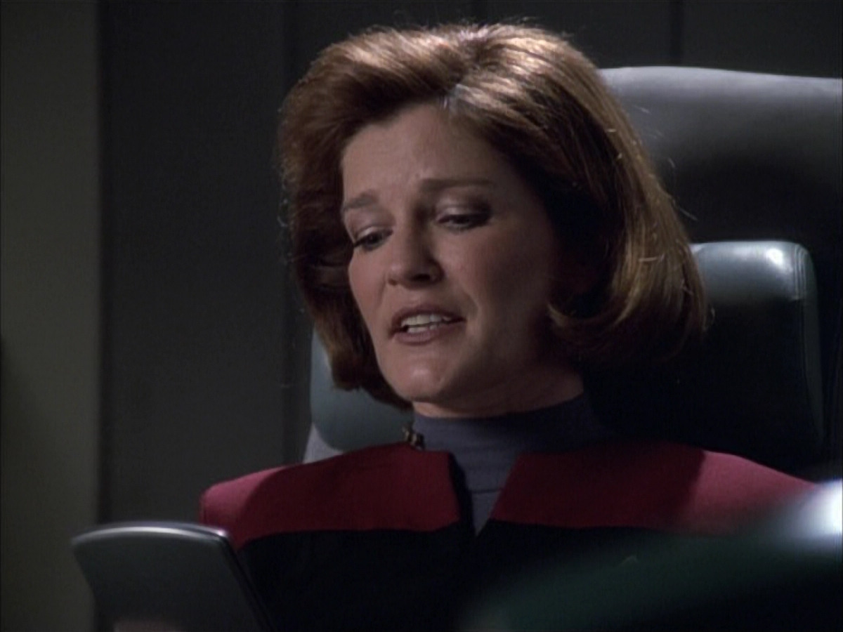 extant_StarTrek_VOY_6x02-SurvivalInstinct_02042.jpg