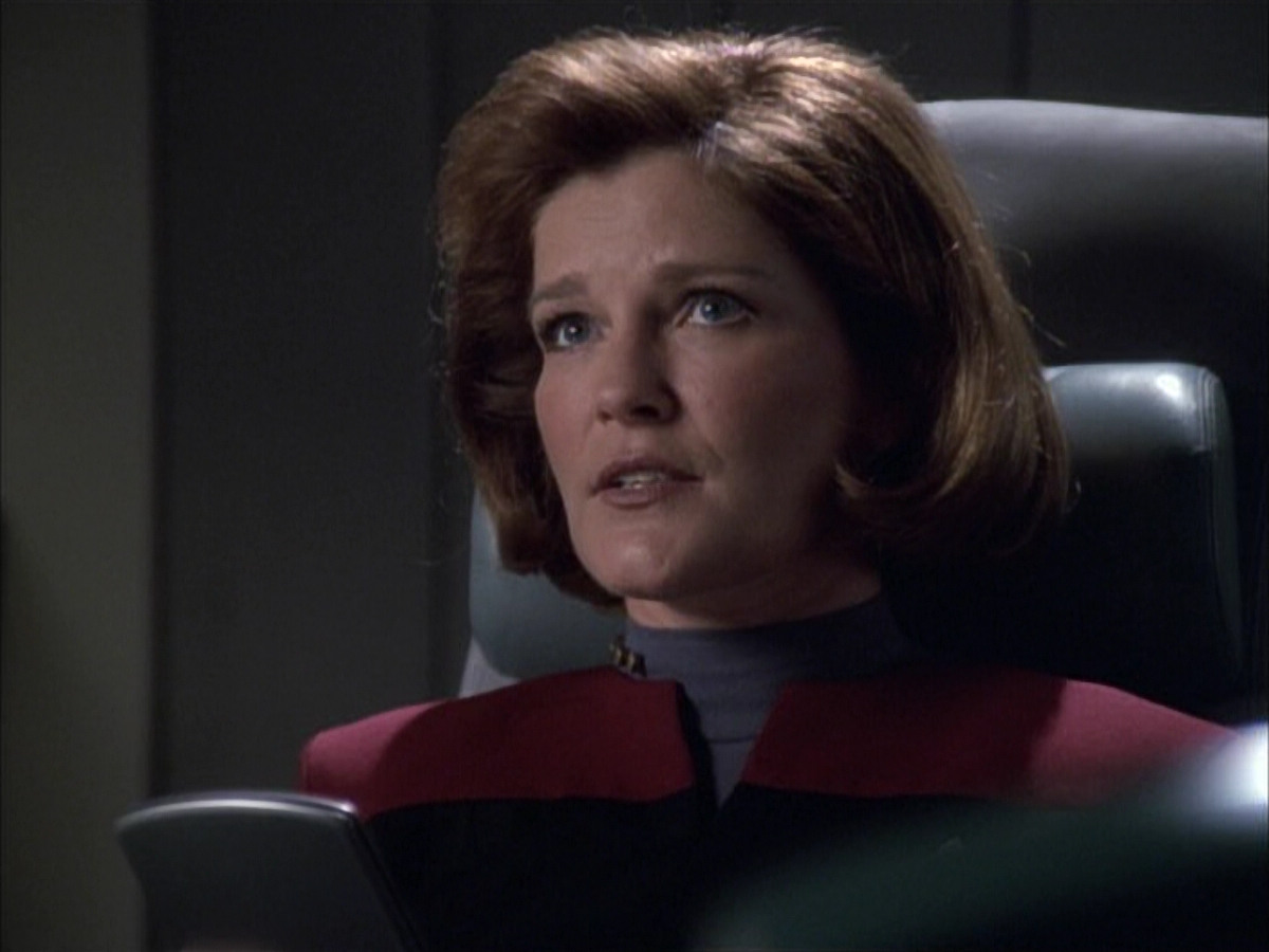 extant_StarTrek_VOY_6x02-SurvivalInstinct_02049.jpg